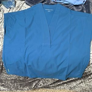 Medelita large size scrub set brand new with tags and plastic wrap..